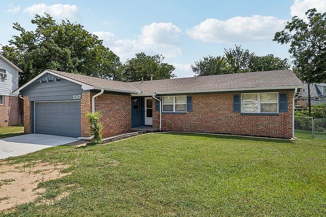 Additional photo 1 of property located at 5317 S 32nd Pl W