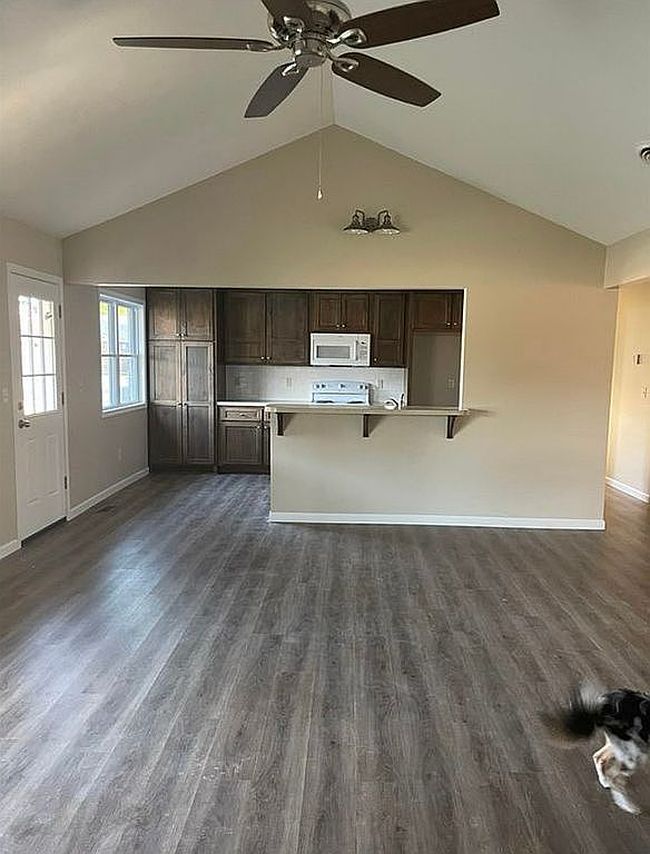 Image of 704 Hillcrest Dr
