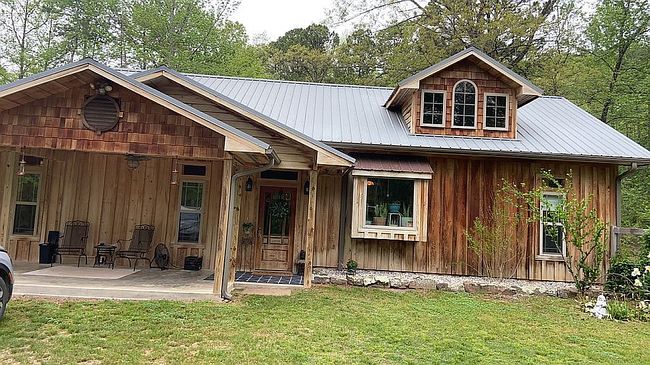 Image of 1089 River Rd