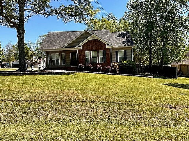 Photo of 2561 Robertson St E, Southside, AL