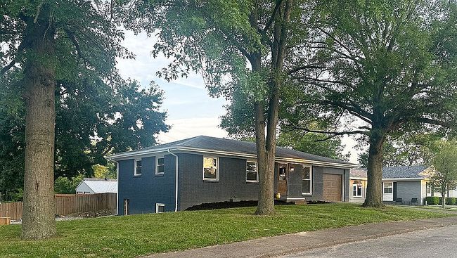 Photo of 1415 Mcelroy Dr, Boonville, IN