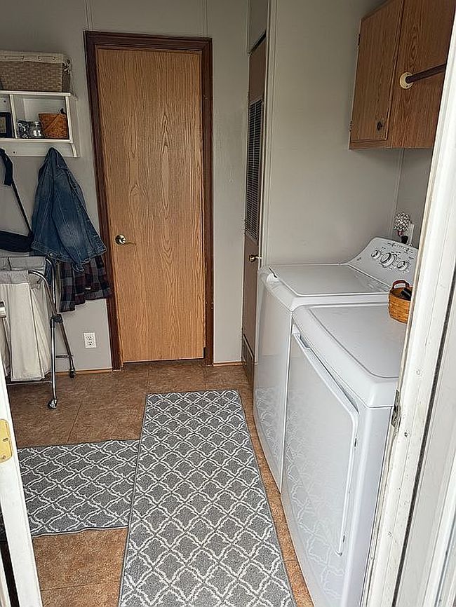 Image of 101 Hibbard St Trailer 25