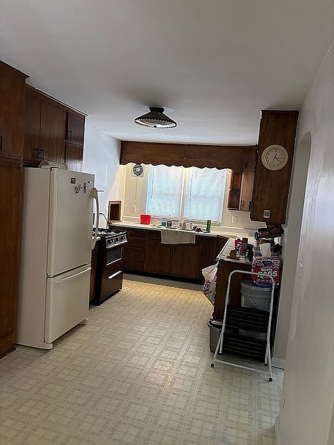 Image of 1407 Ne Rock Island Ave