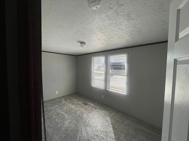 Photo of 512 Turtle Bay Dr, Syracuse, IN
