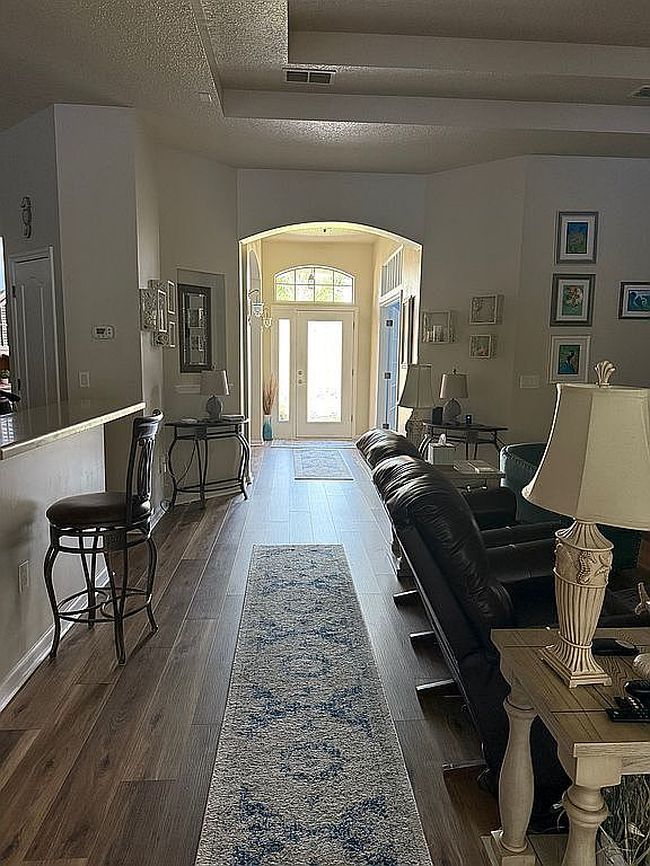 Image of 4079 Sherman Hills Pkwy W