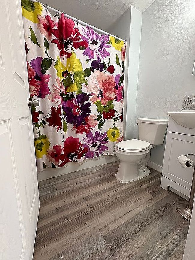 Image of 738 E 6th Ave