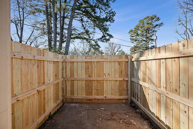 Image of 3303 Barrett Cir