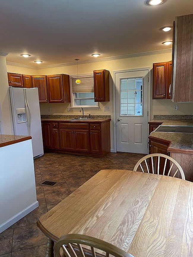 Photo of 464 Cleveland Ave, Hornell, NY