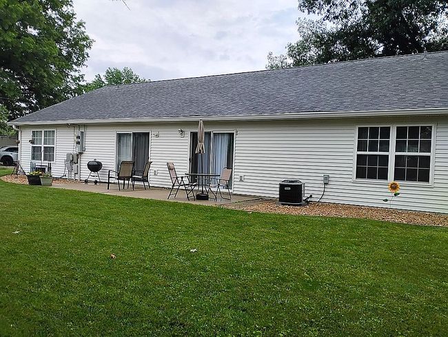 Photo of 425-427 W Olive St, Staunton, IL