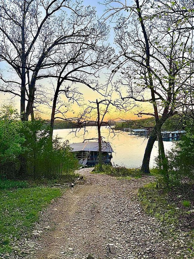 Photo of 5457 Joe Bald Rd, Kimberling City, MO