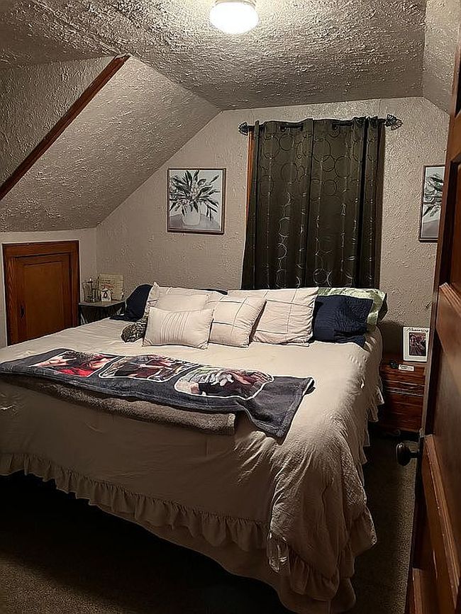 Additional photo 2 of property located at 12507 Bowling St