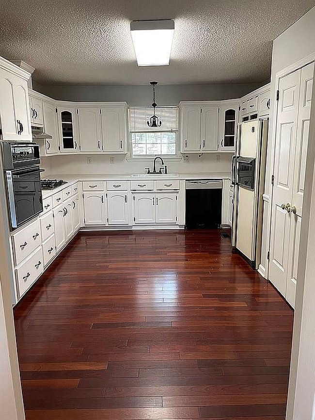 Photo of 7791 Taylor Shop Rd, Trussville, AL