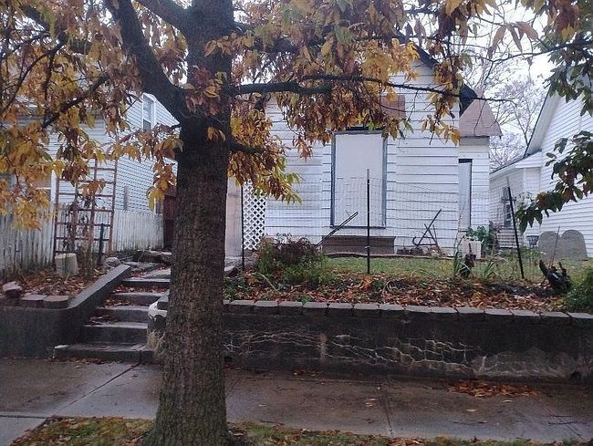 Image of 1526 W 1st St