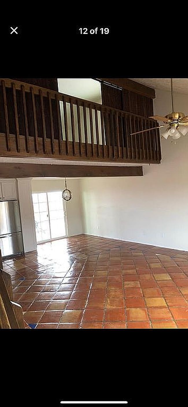 Image of 1072 Village Way