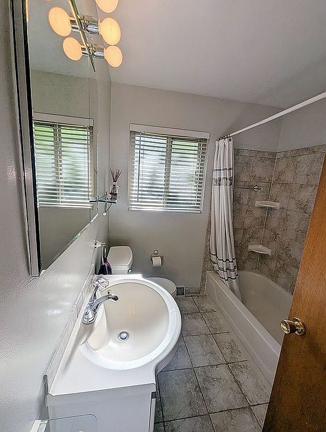 Photo of 2559 S Dahlia St, Denver, CO