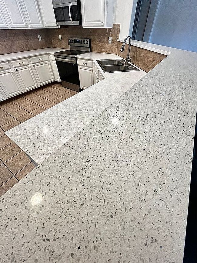 Image of 200 Mistletoe Ln