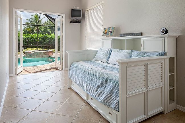 Photo of 1140 10th Ave N, Naples, FL
