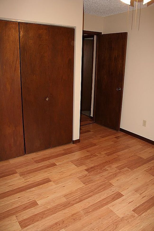 Photo of 926 Breezewood Cir, Altoona, IA