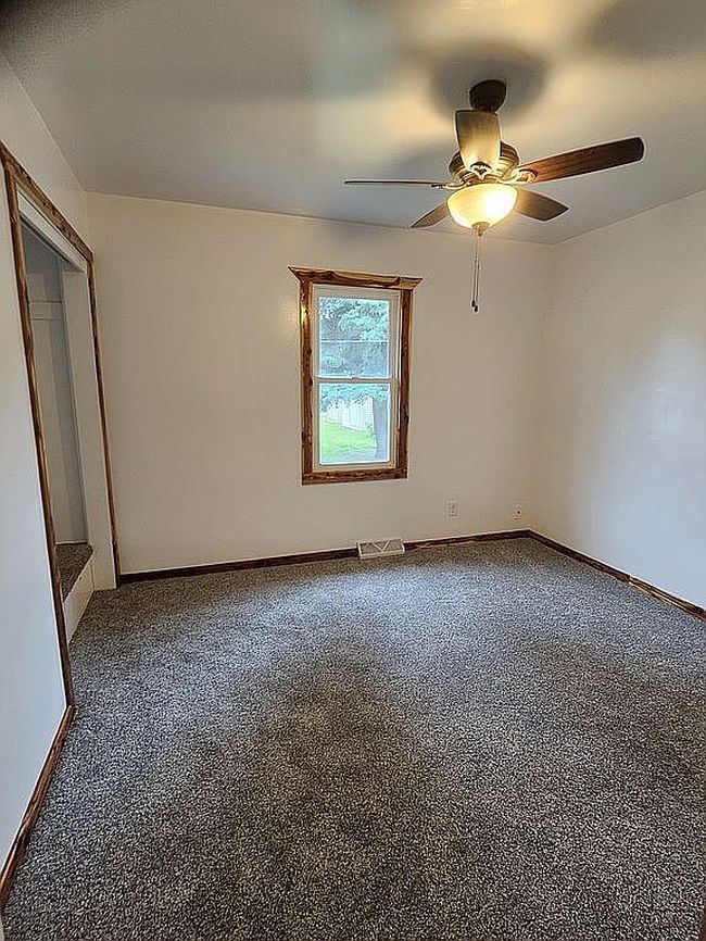 Photo of 602 B St, Shelton, NE