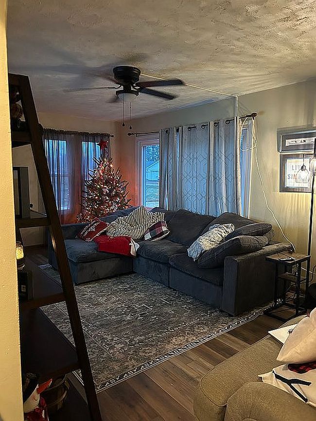 Image of 2889 Harryhogan Rd