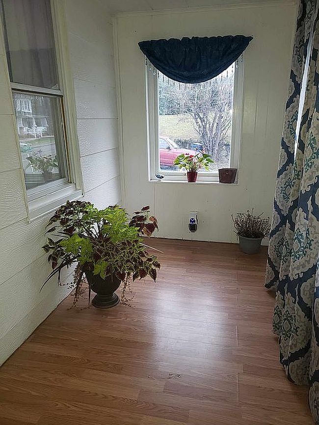Photo of 325 Virginia Ave, Richlands, VA