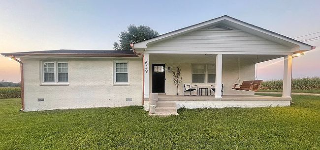 Photo of 639 Four Seasons Rd