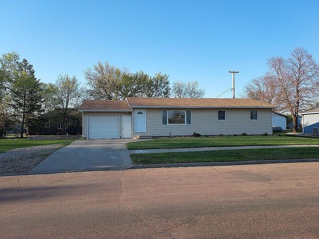 Image of 207 E 2nd St