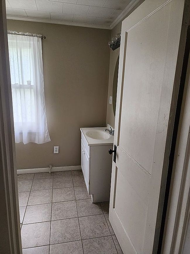 Image of 43 Colegate Dr