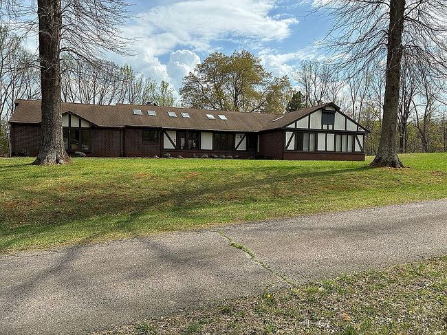 Image of 701 Apple Ln