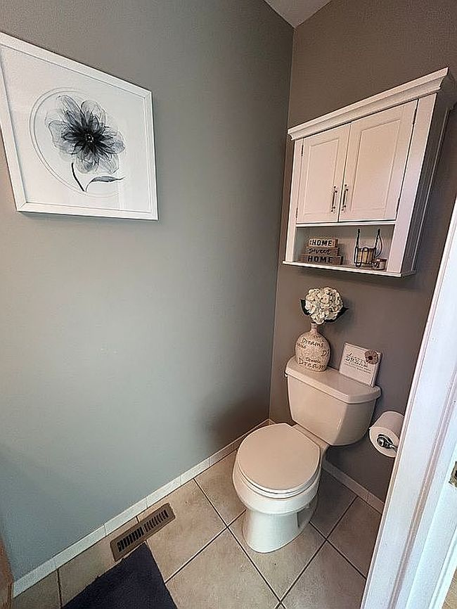 Photo of 200 Windsor Way, Roaring Brook Twp, PA