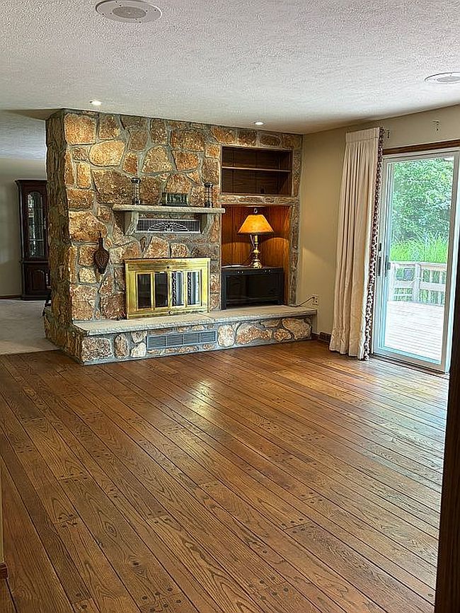 Photo of 15912 Irontree Trl, Newbury, OH