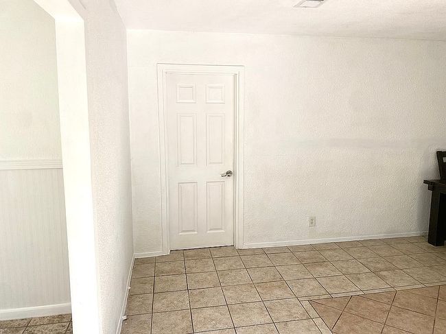 Photo of 1800 Brook Hollow Dr, Fort Worth, TX