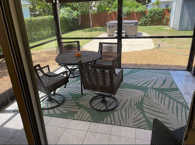 Image of 935 Bignonia Rd