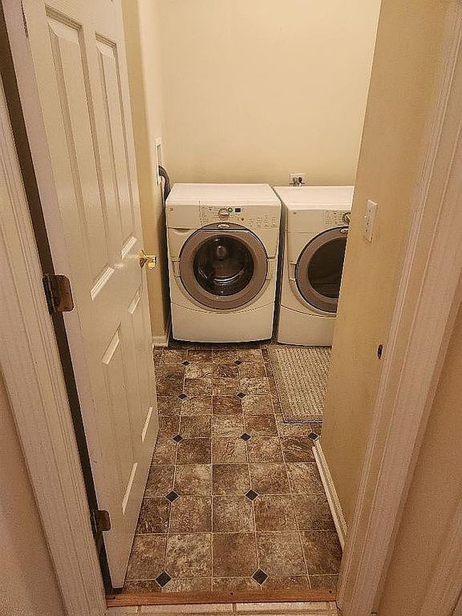 Preview of property located at 247 Lillian Ct