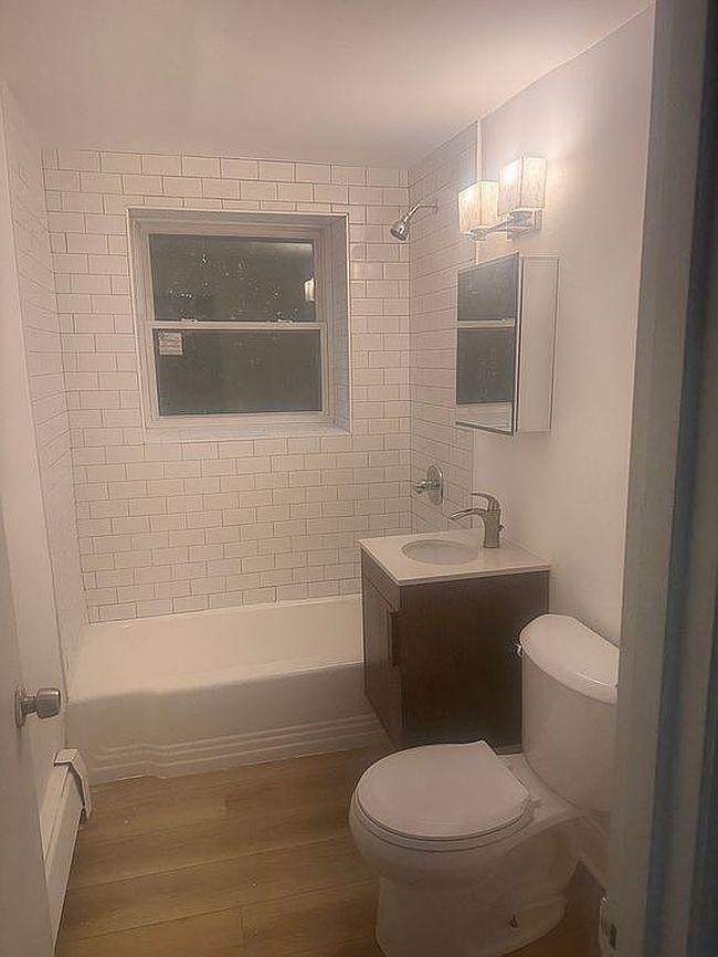 Photo of 33 Montvale Ave Apt 2, Woburn, MA