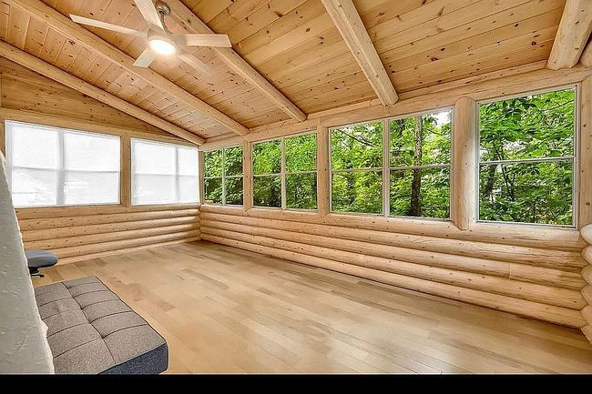 Photo of 3938 Pointe