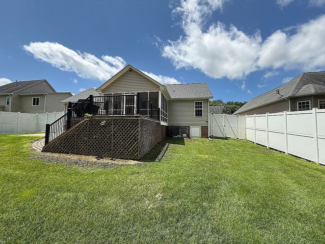 Photo of 4040 Hereford Ln, Dallas, NC