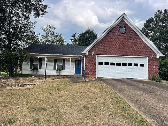 Photo of 407 Hillside Cir