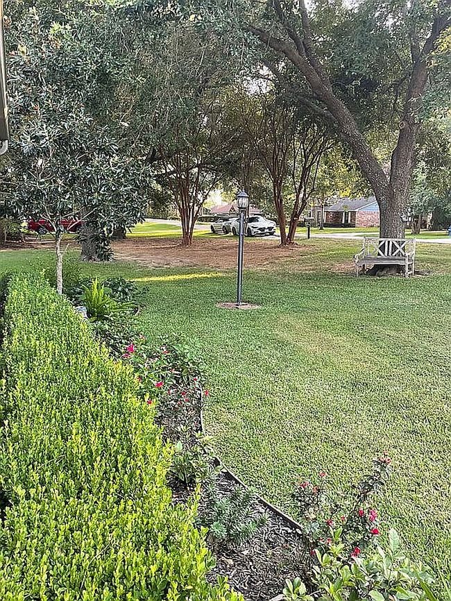 Photo of 13210 Crest Dr, Willis, TX