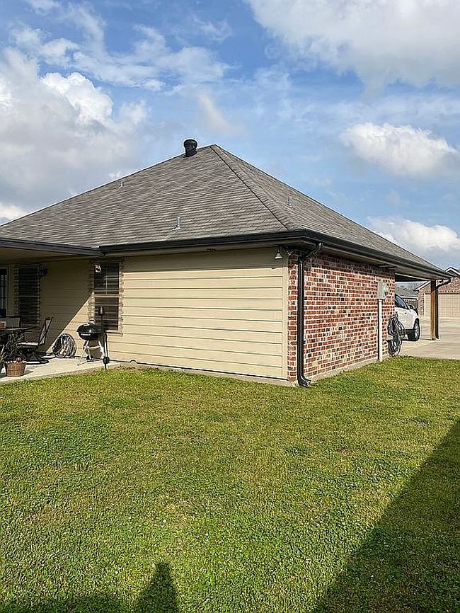 Image of 2584 Pineridge St