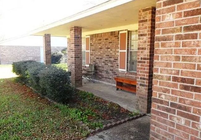 Additional photo 1 of property located at 2414 Foxfire Cir