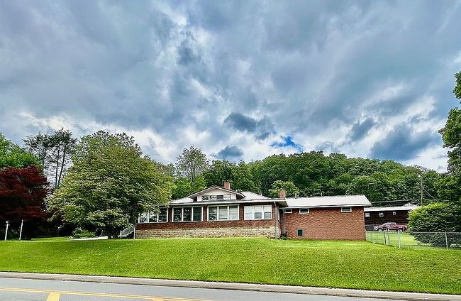 Photo of 449 S Main St, Philippi, WV
