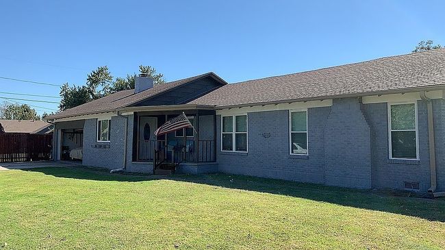 Photo of 901 S Ellison Ave