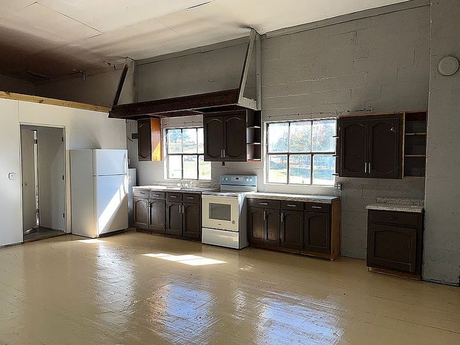 Image of 324 Riverside Dr