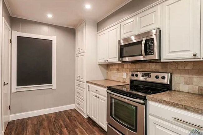 Photo of 1609 Greenway St, Gilmer, TX