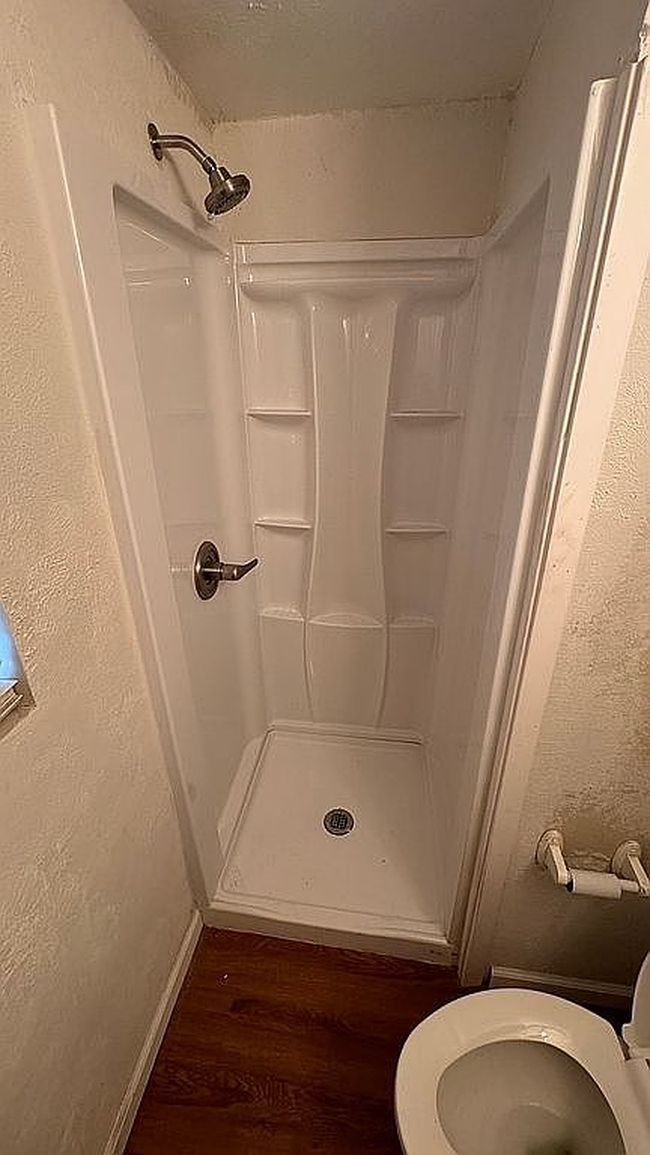 Image of 214 Hill Ln