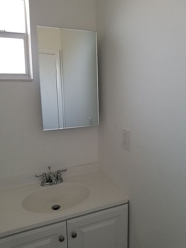 Image of 1005 Sw 15th Ave Apt 4