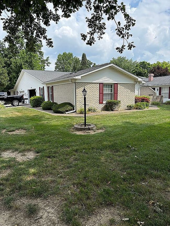 Photo of 4328 Rutgers Dr, Anderson, IN
