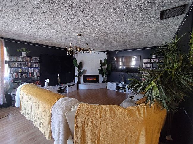 Image of 5225 Yellow Finch Way