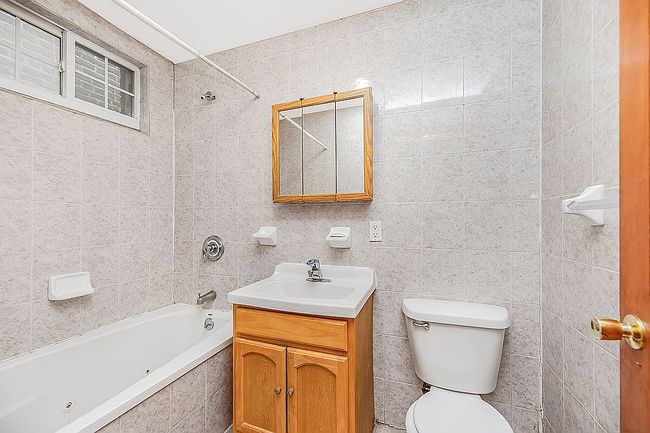 Photo of 1551 Hollywood Ave, Bronx, NY